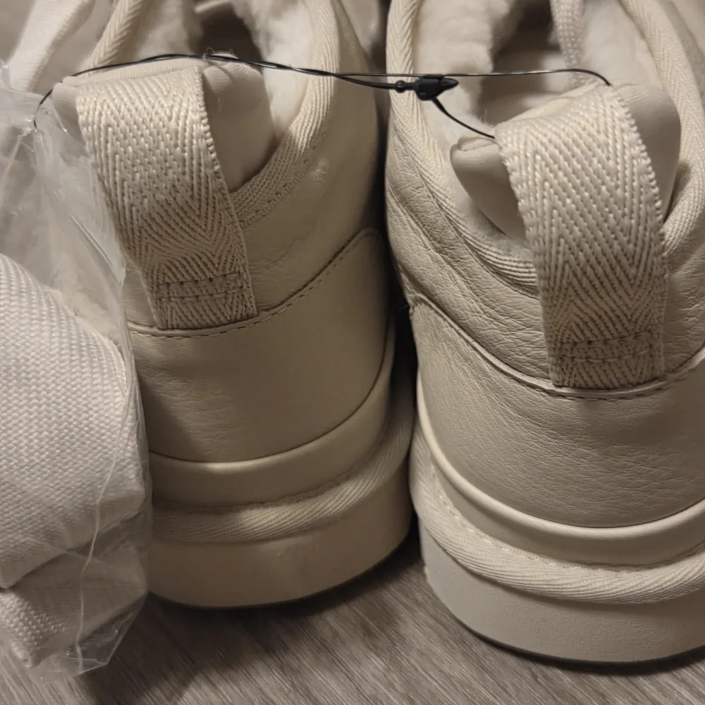 UGG Neumel FT Seasalt Leather Size-8